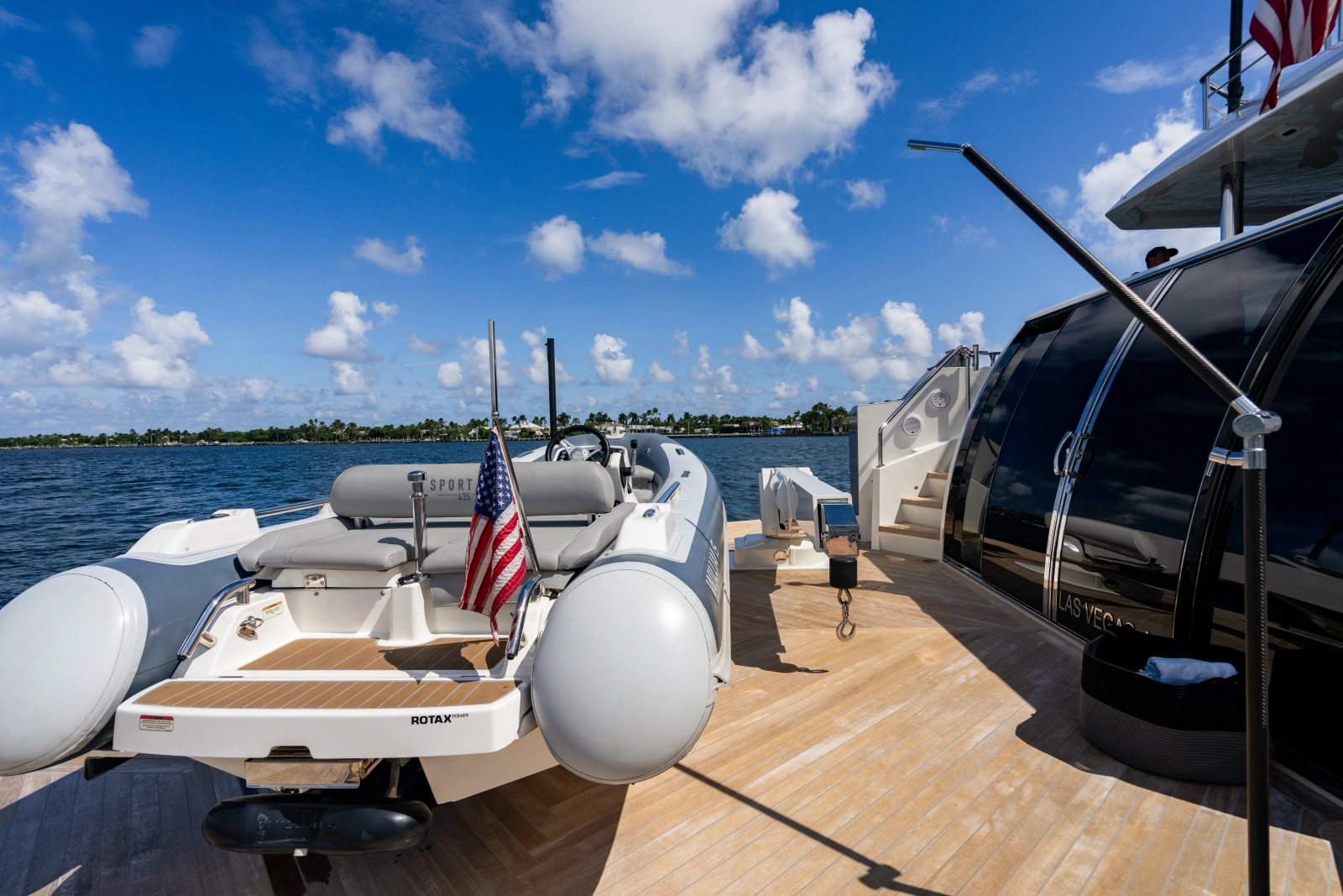 2023 Ocean Alexander 32 Explorer