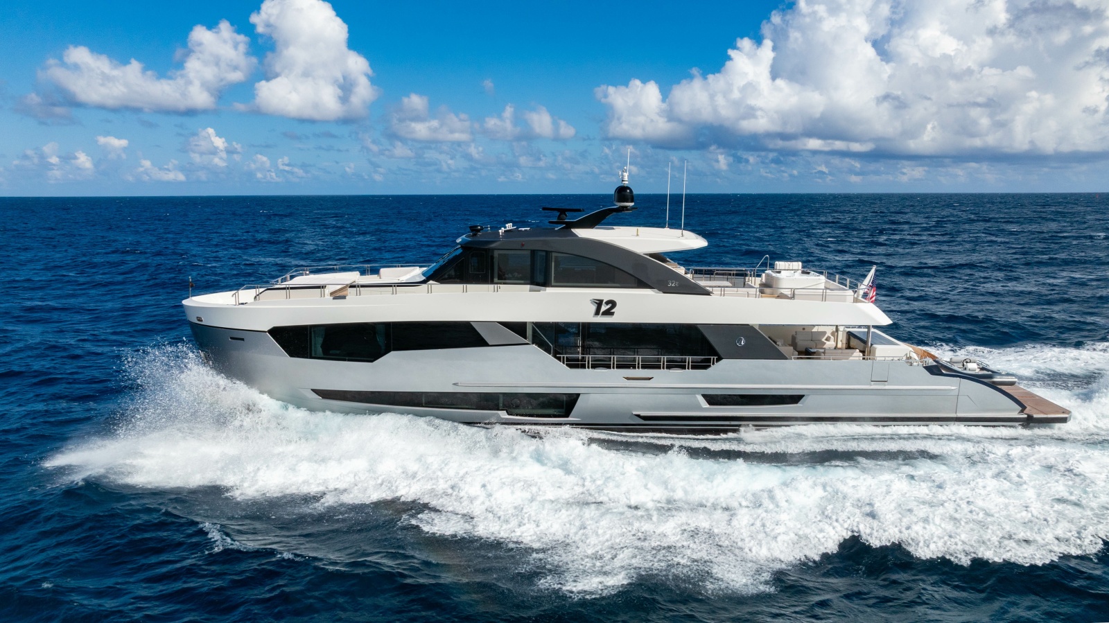 2023 Ocean Alexander 32 Explorer