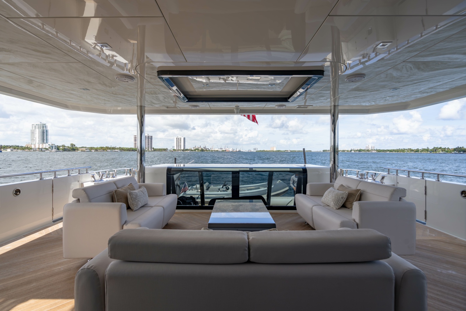 2023 Ocean Alexander 32 Explorer