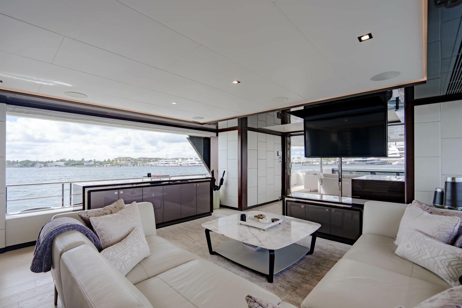 2023 Ocean Alexander 32 Explorer
