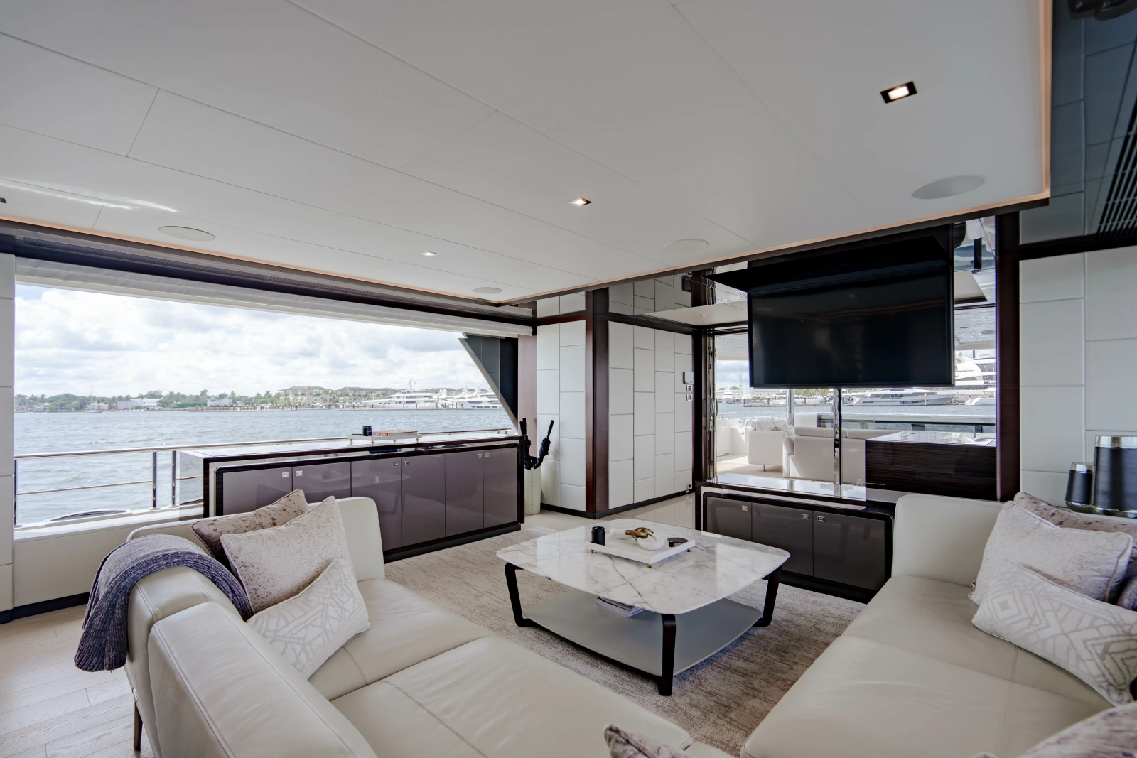 2023 Ocean Alexander 32 Explorer