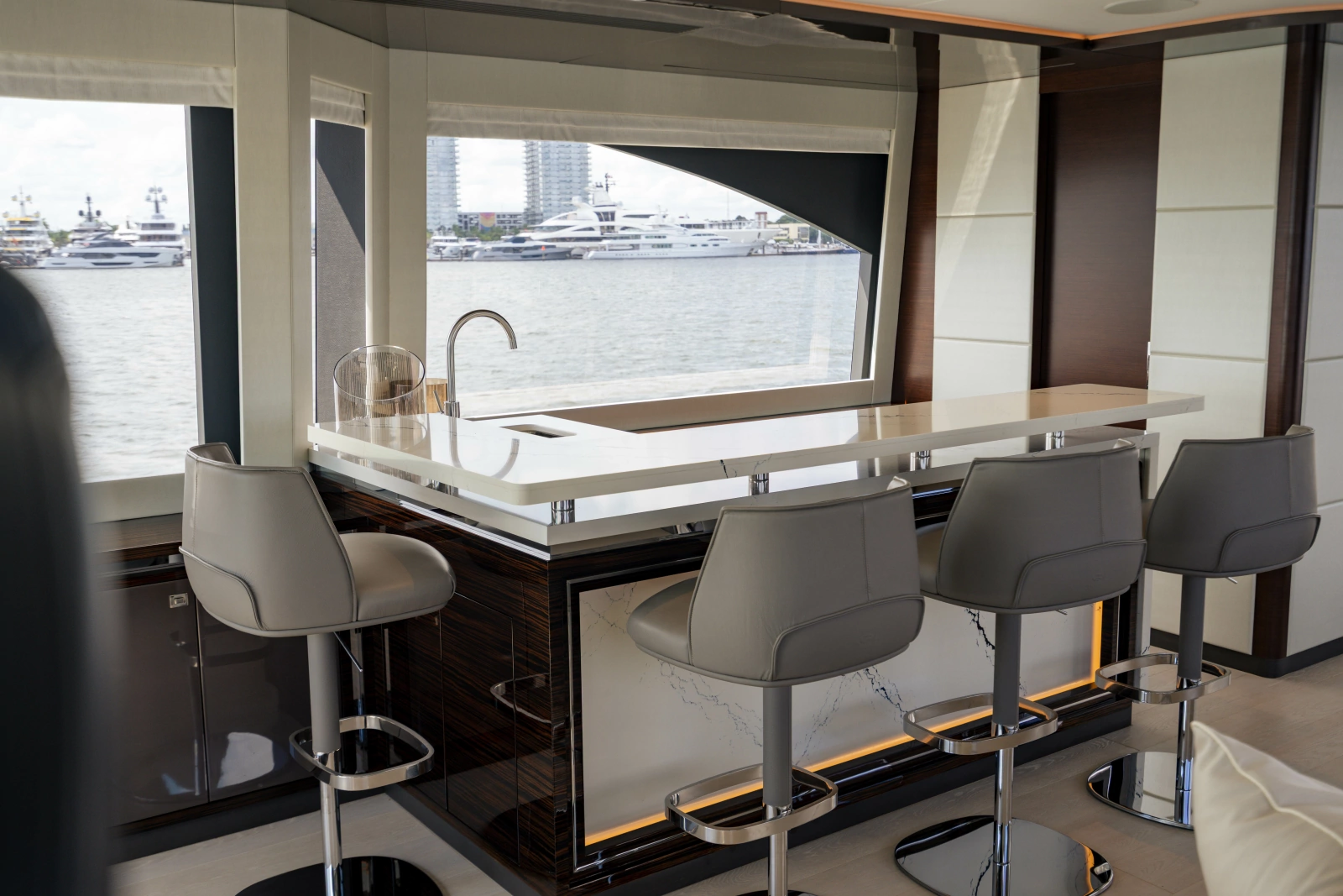 2023 Ocean Alexander 32 Explorer