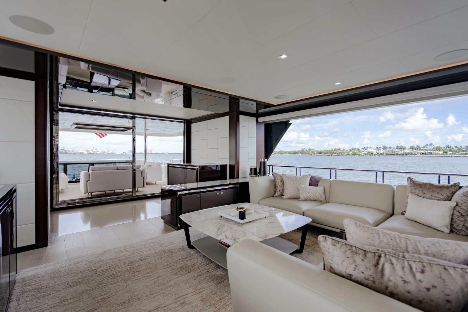 2023 Ocean Alexander 32 Explorer