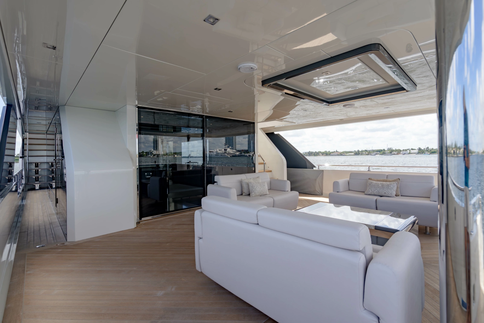2023 Ocean Alexander 32 Explorer