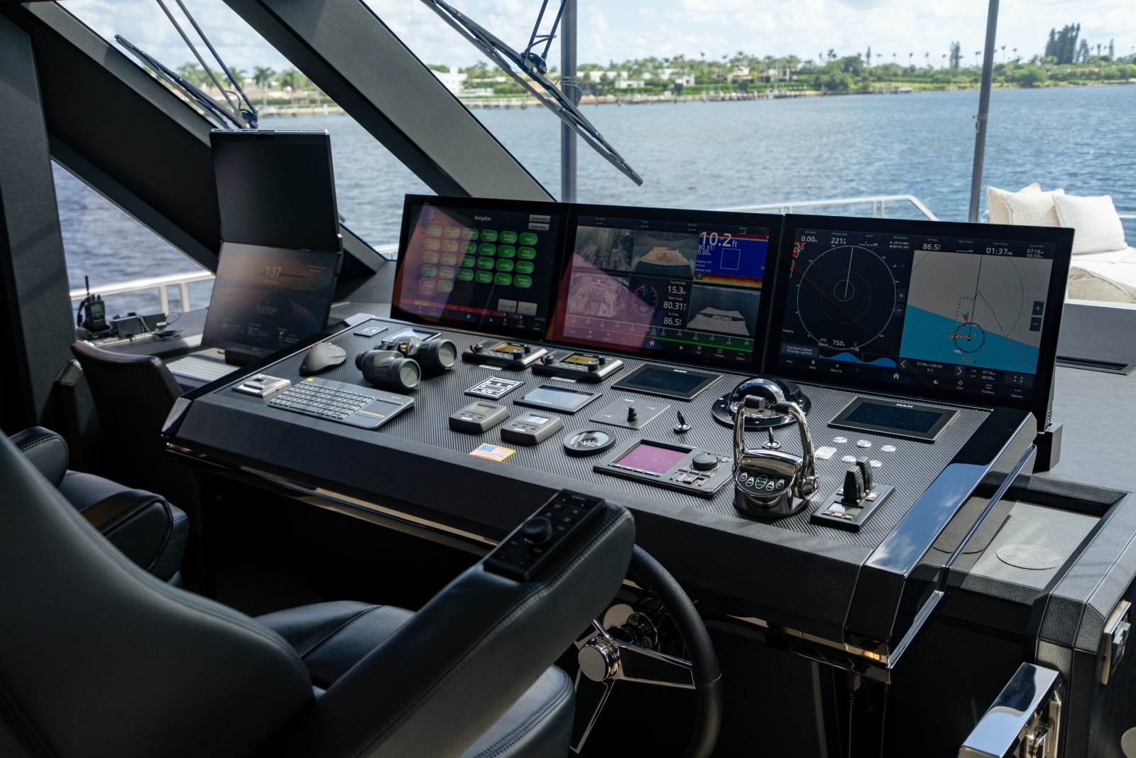 2023 Ocean Alexander 32 Explorer