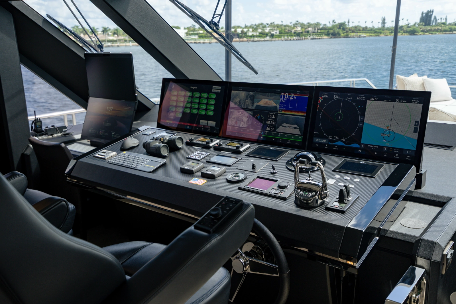2023 Ocean Alexander 32 Explorer