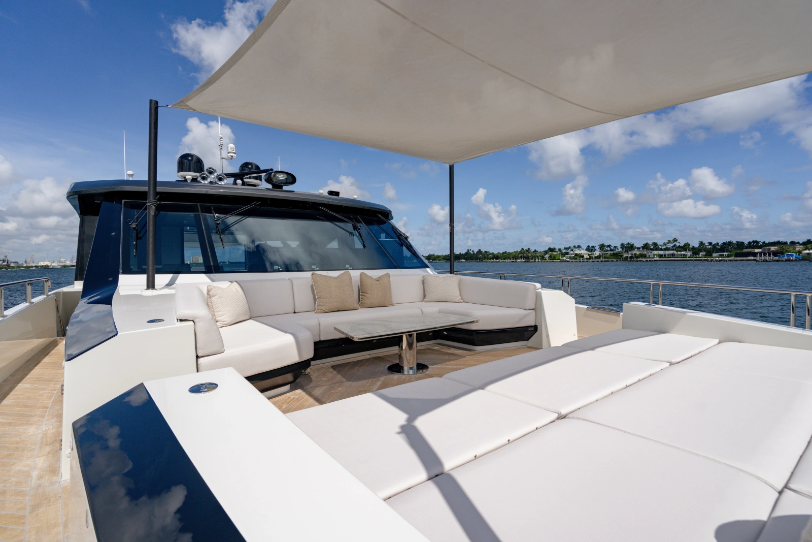 2023 Ocean Alexander 32 Explorer