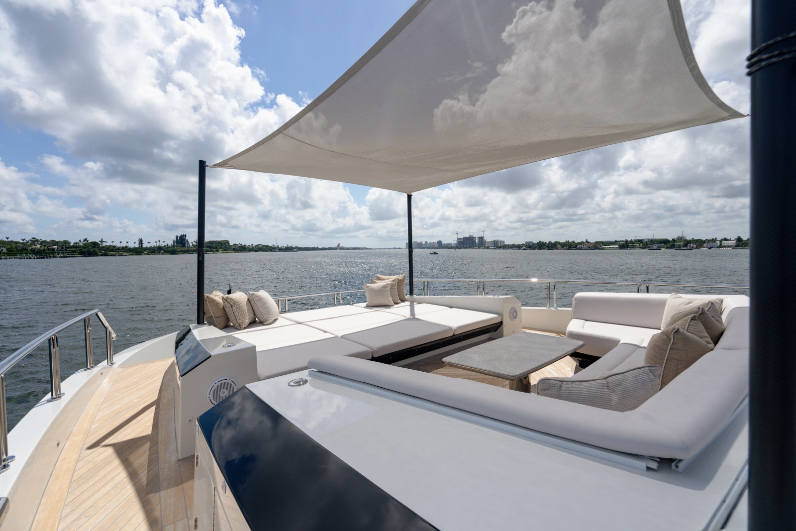 2023 Ocean Alexander 32 Explorer