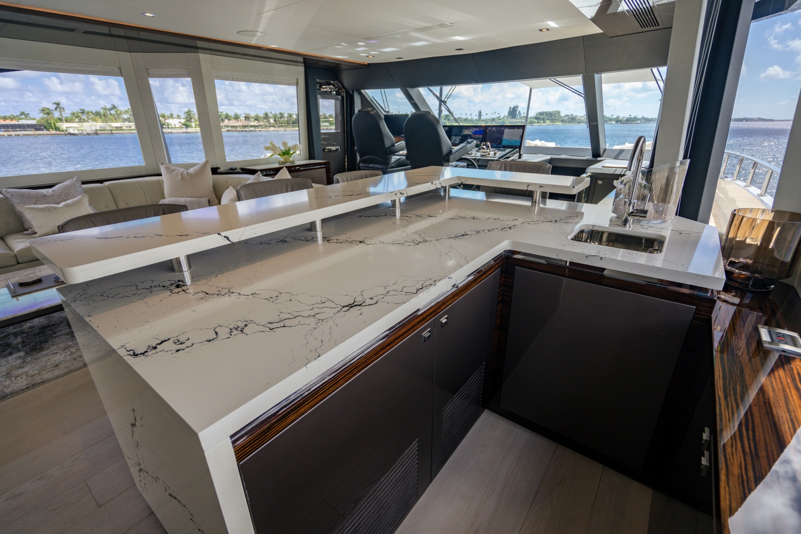 2023 Ocean Alexander 32 Explorer