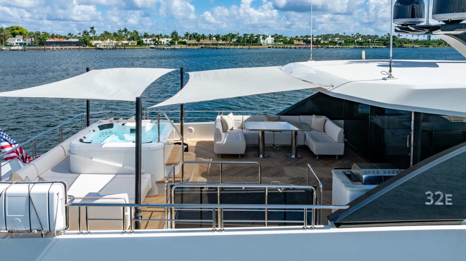 2023 Ocean Alexander 32 Explorer