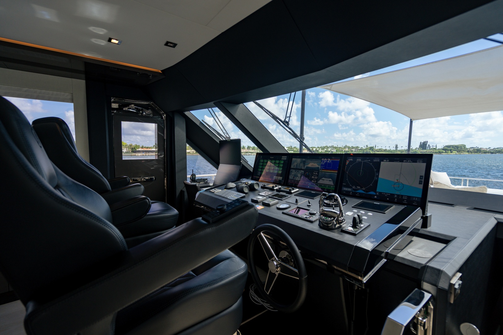 2023 Ocean Alexander 32 Explorer