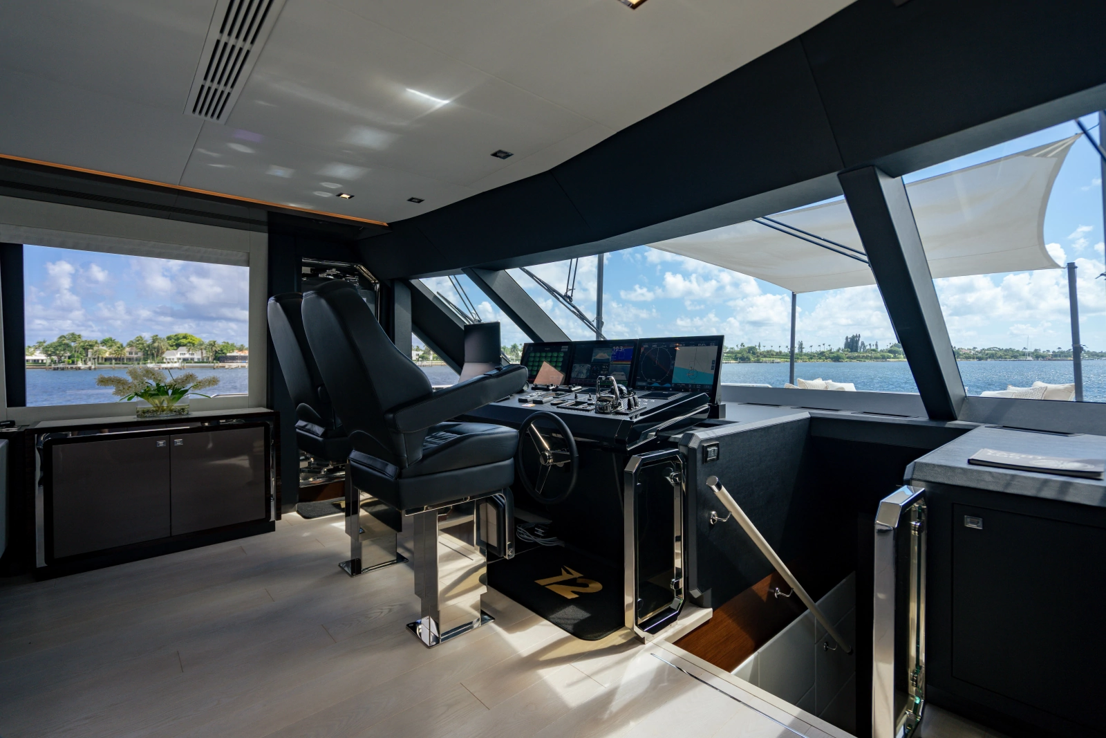 2023 Ocean Alexander 32 Explorer