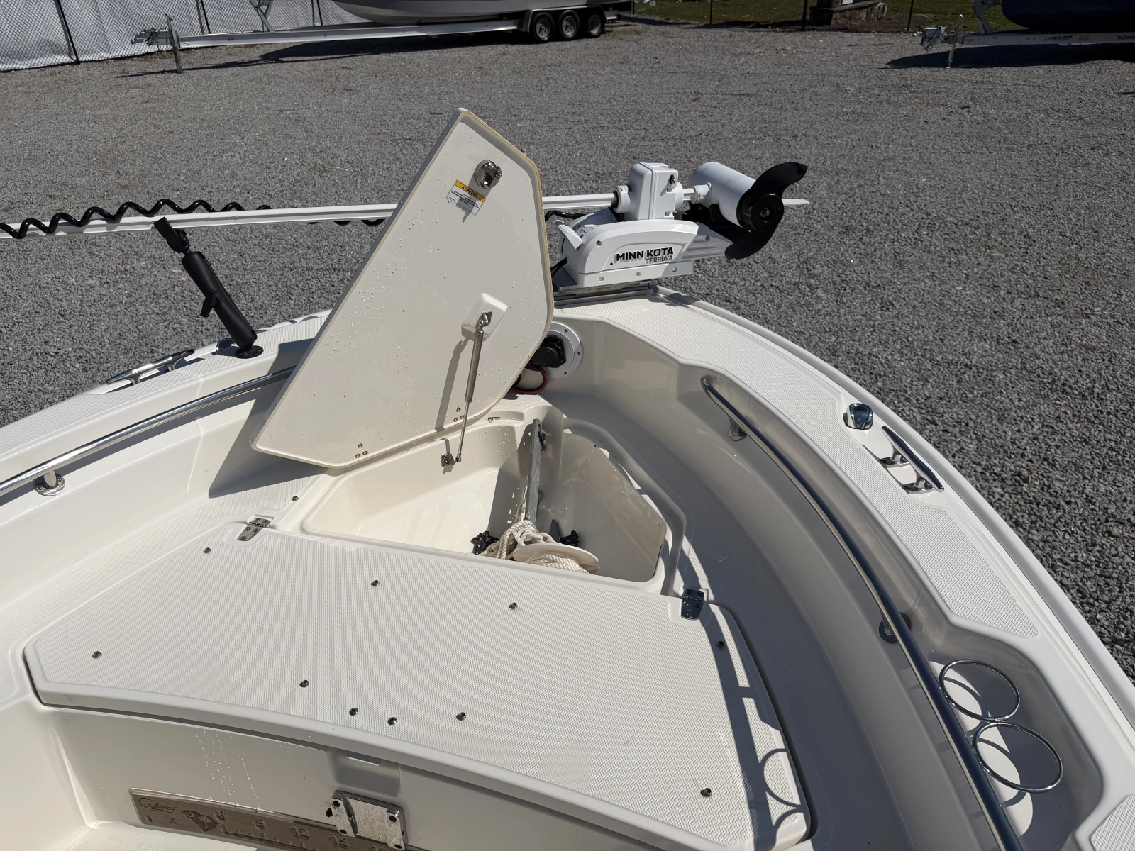 2022 Boston Whaler 220 Dauntless