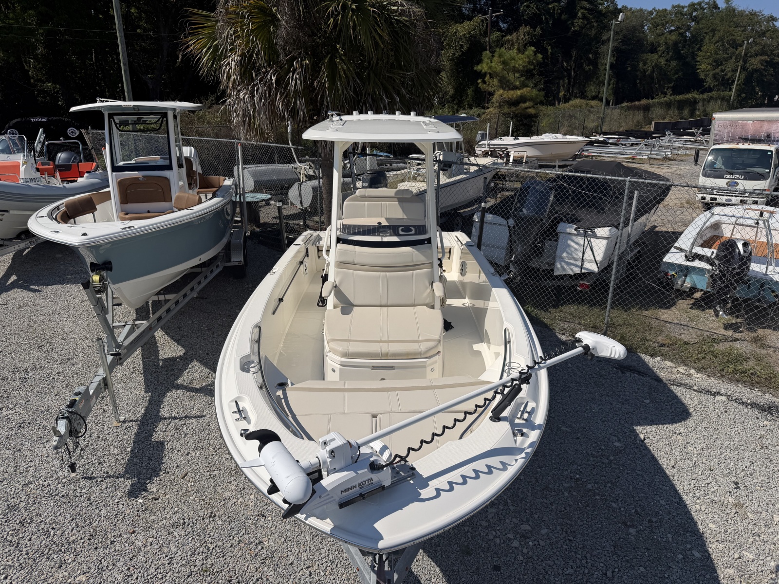 2022 Boston Whaler 220 Dauntless