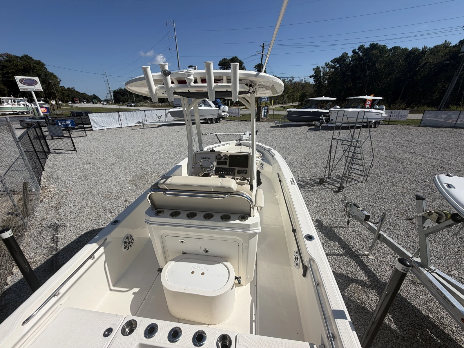 2022 Boston Whaler 220 Dauntless