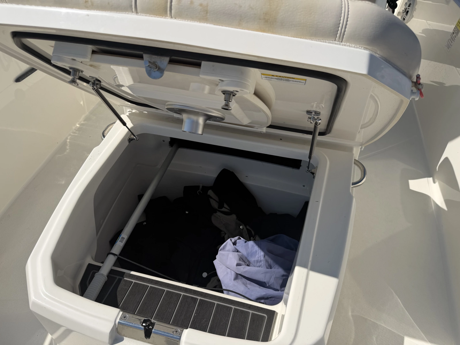 2022 Boston Whaler 220 Dauntless