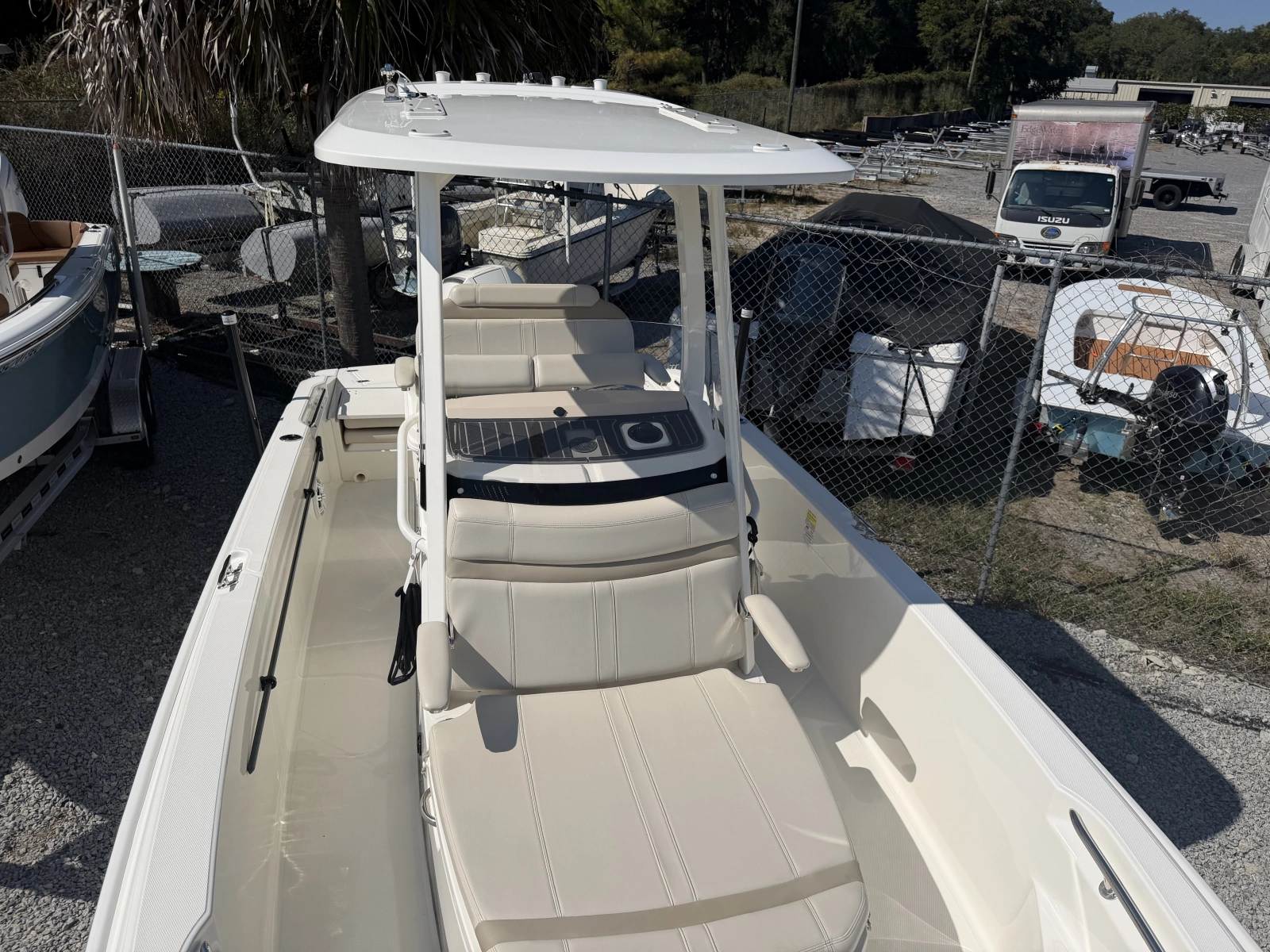 2022 Boston Whaler 220 Dauntless