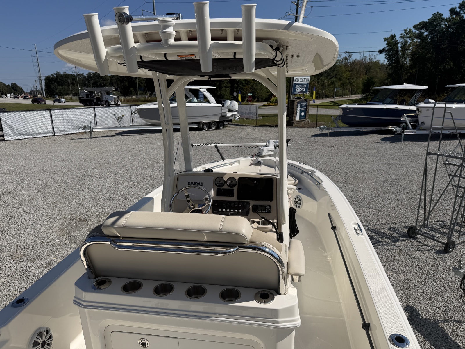 2022 Boston Whaler 220 Dauntless