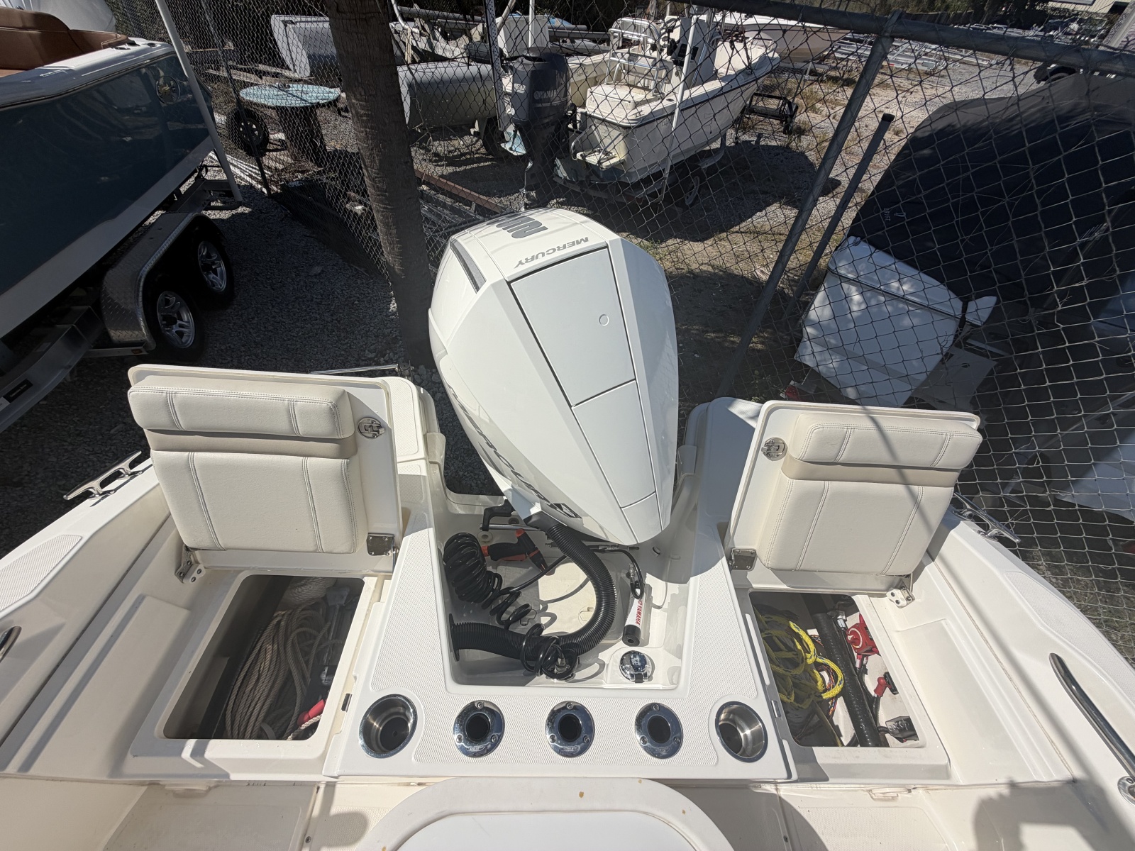 2022 Boston Whaler 220 Dauntless