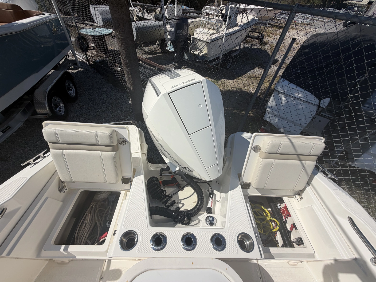 2022 Boston Whaler 220 Dauntless