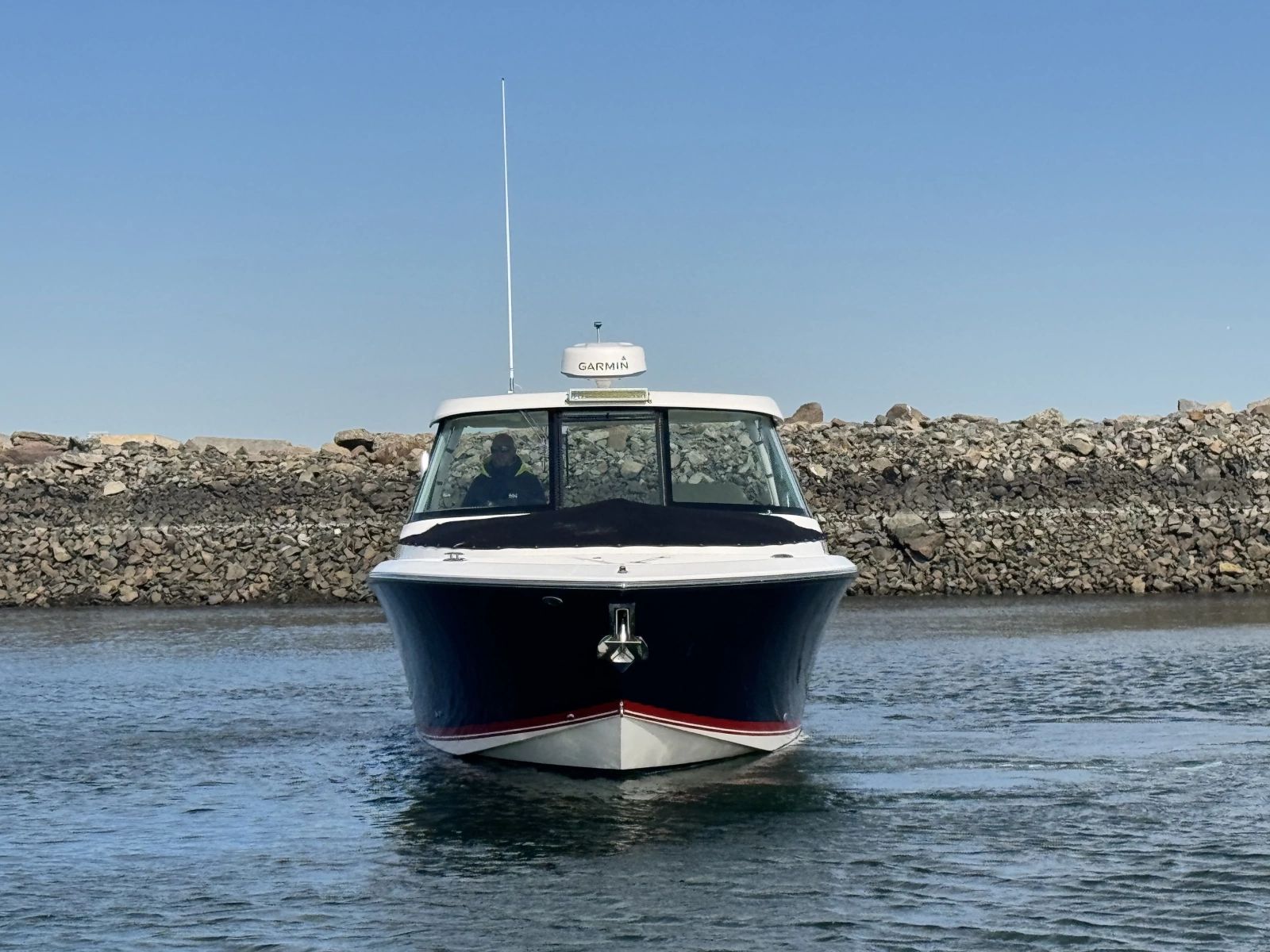 2016 Pursuit 325 DC