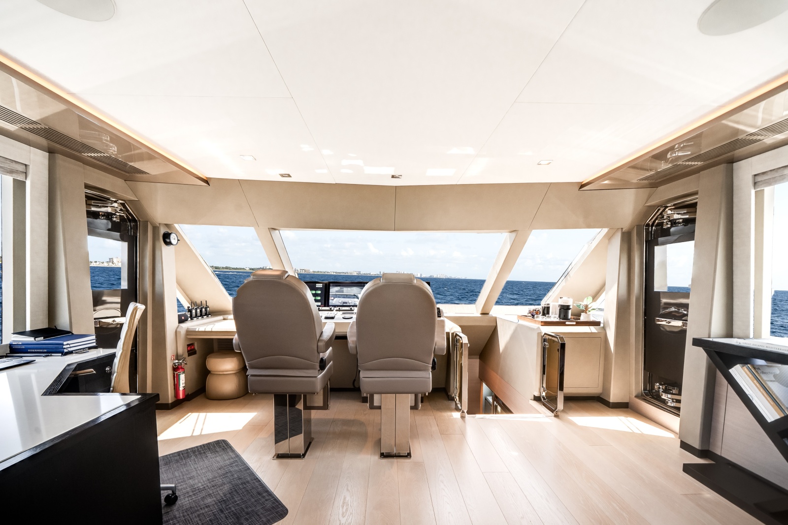 2024 Ocean Alexander 30R