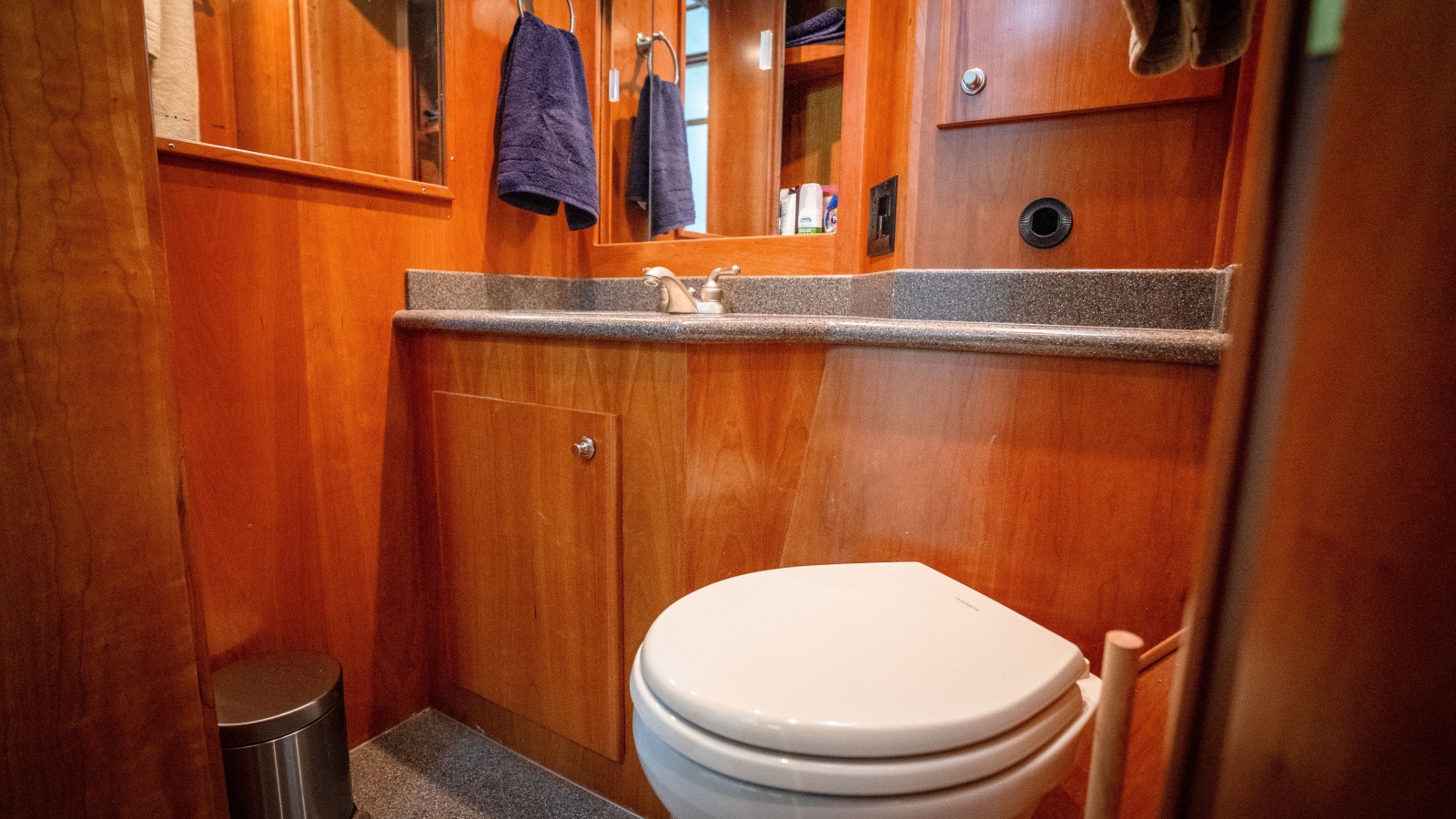2008 Navigator 5100 Motor Yacht — BEAUCOUP