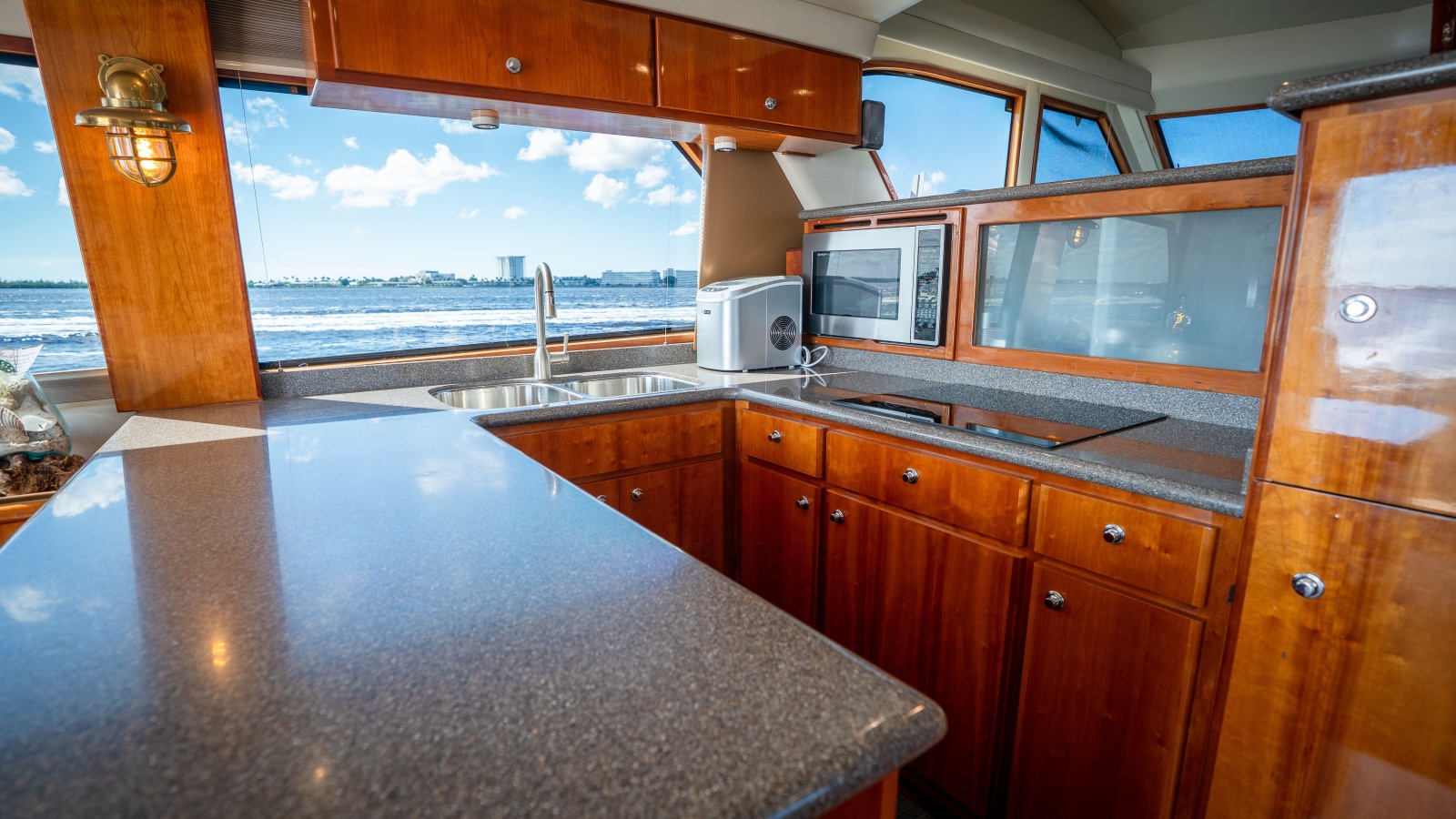 2008 Navigator 5100 Motor Yacht — BEAUCOUP