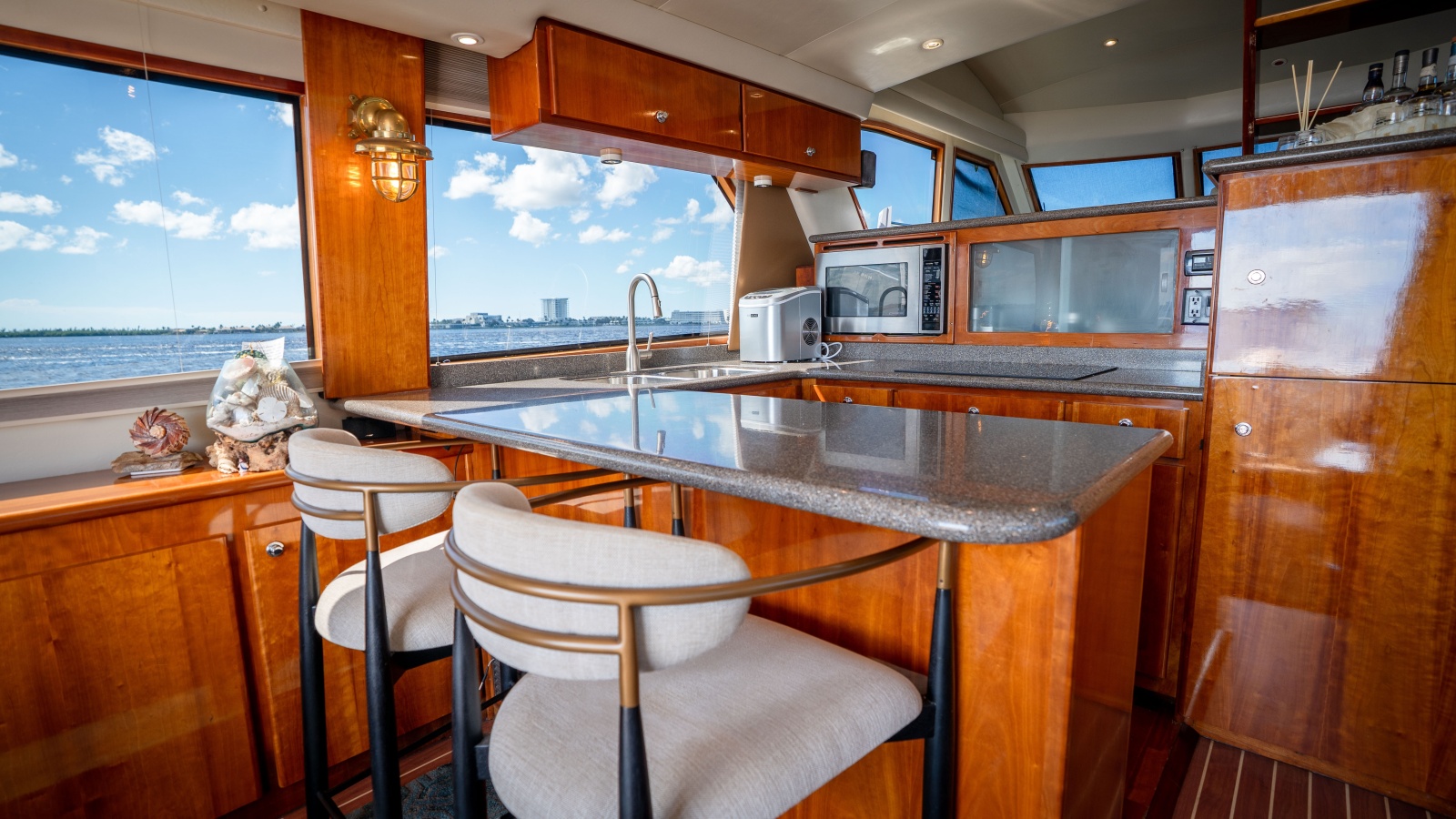2008 Navigator 5100 Motor Yacht — BEAUCOUP