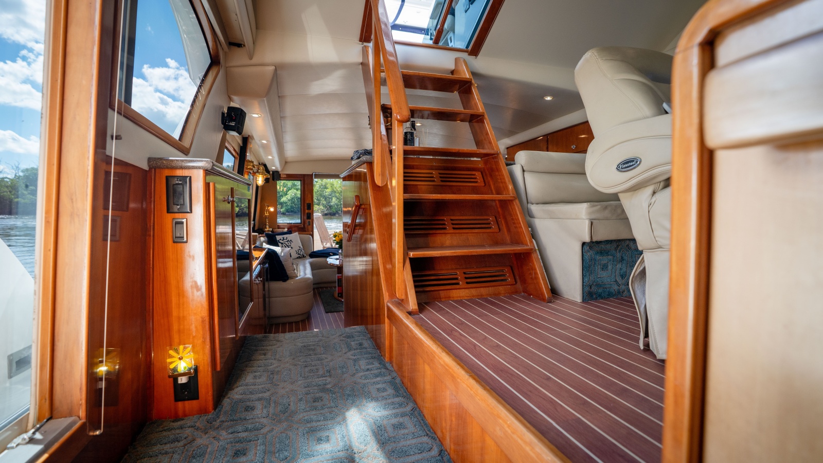 2008 Navigator 5100 Motor Yacht — BEAUCOUP