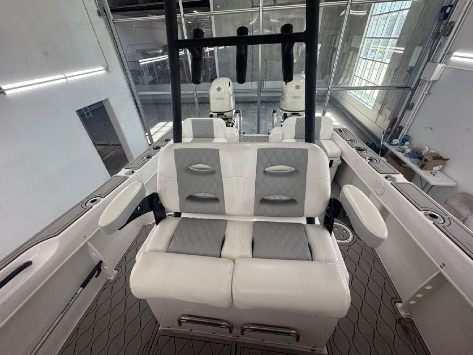 2020 Twin Vee 26 Viva SE