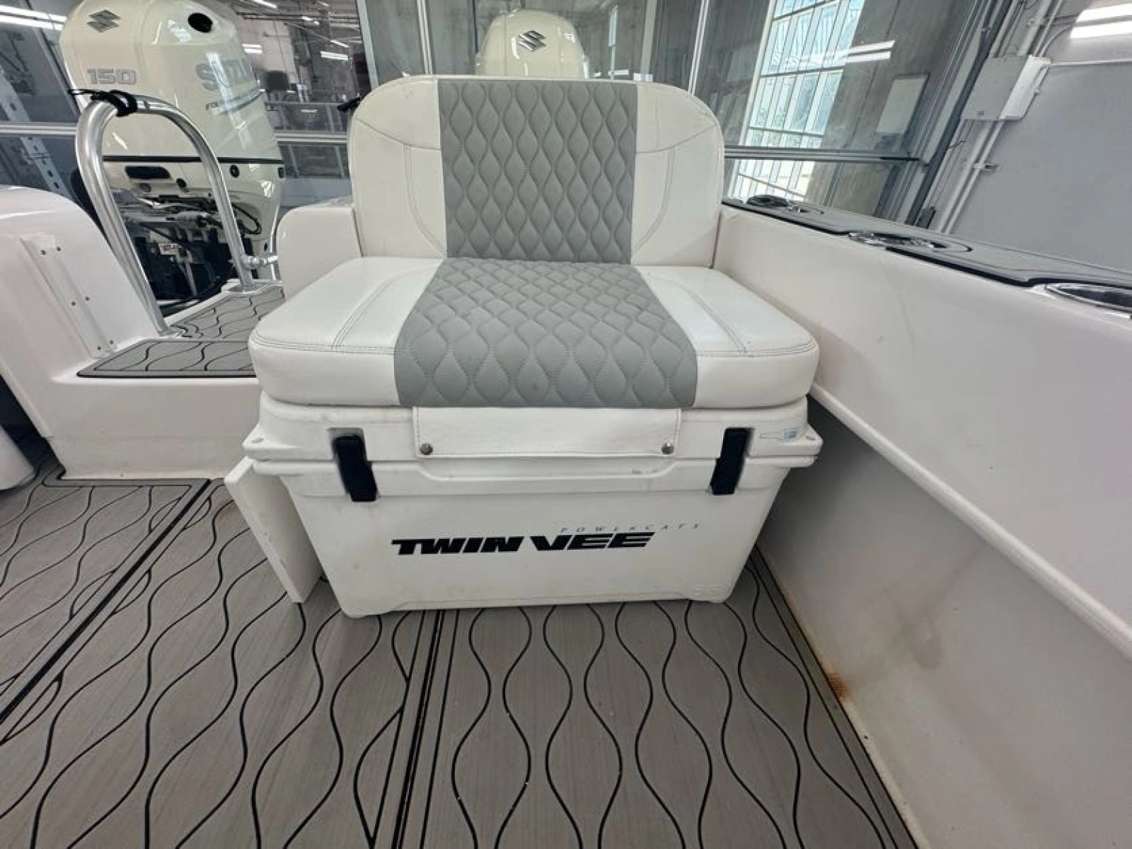 2020 Twin Vee 26 Viva SE