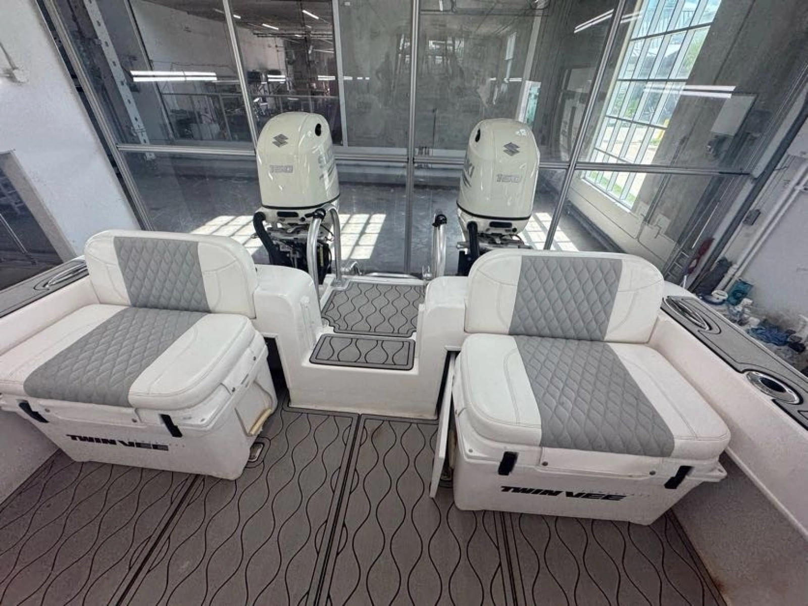 2020 Twin Vee 26 Viva SE