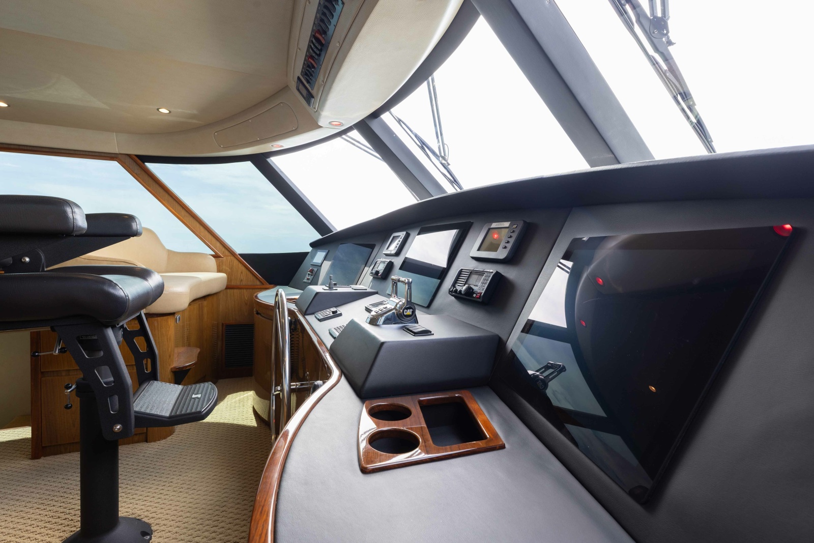 2012 Viking 76 Enclosed Bridge