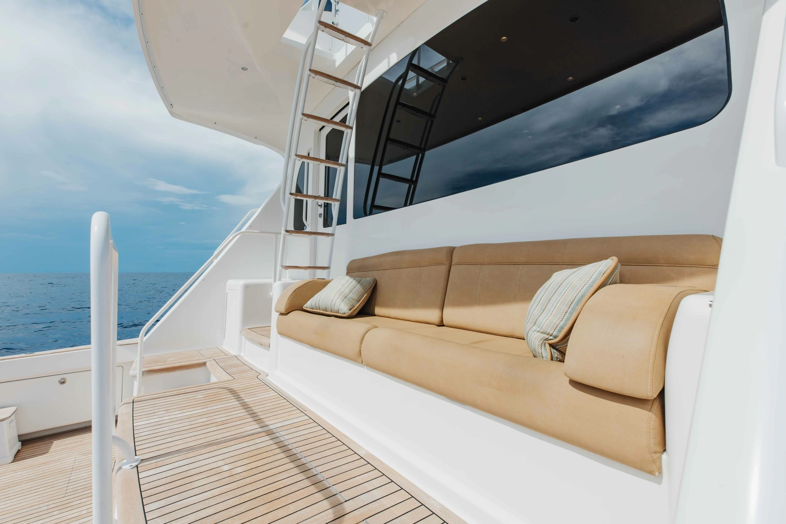 2012 Viking 76 Enclosed Bridge