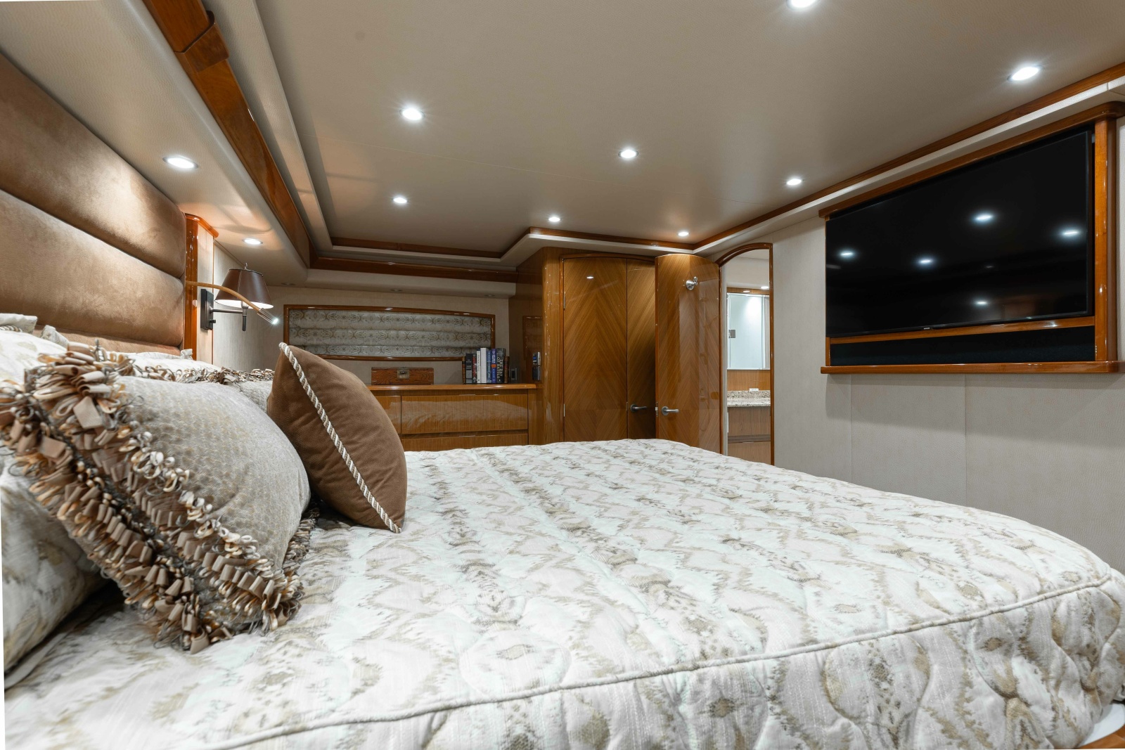 2012 Viking 76 Enclosed Bridge