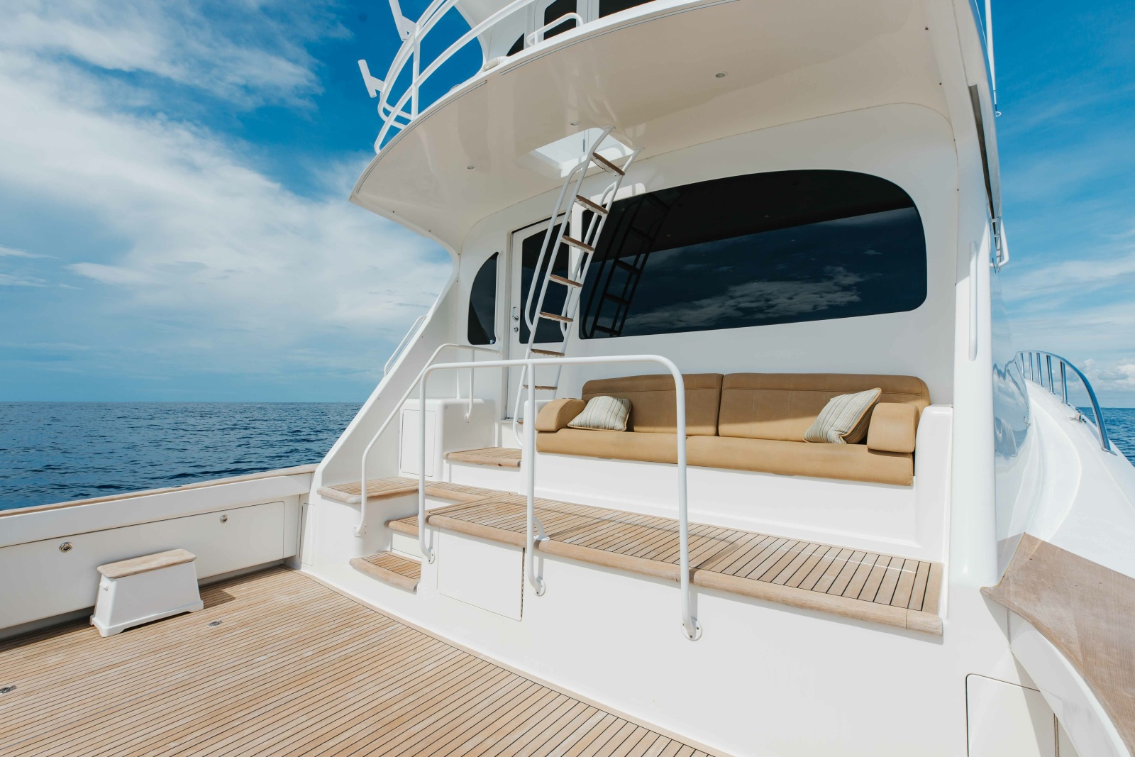 2012 Viking 76 Enclosed Bridge