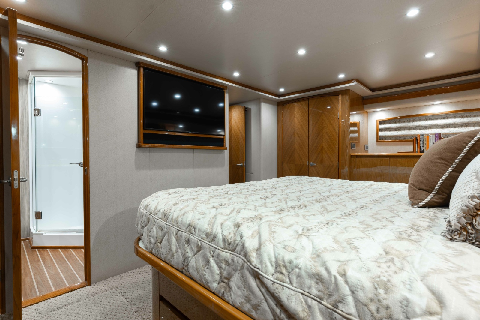2012 Viking 76 Enclosed Bridge