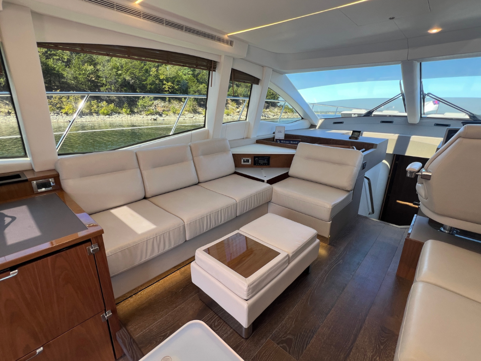 2018 Sea Ray FLY 520