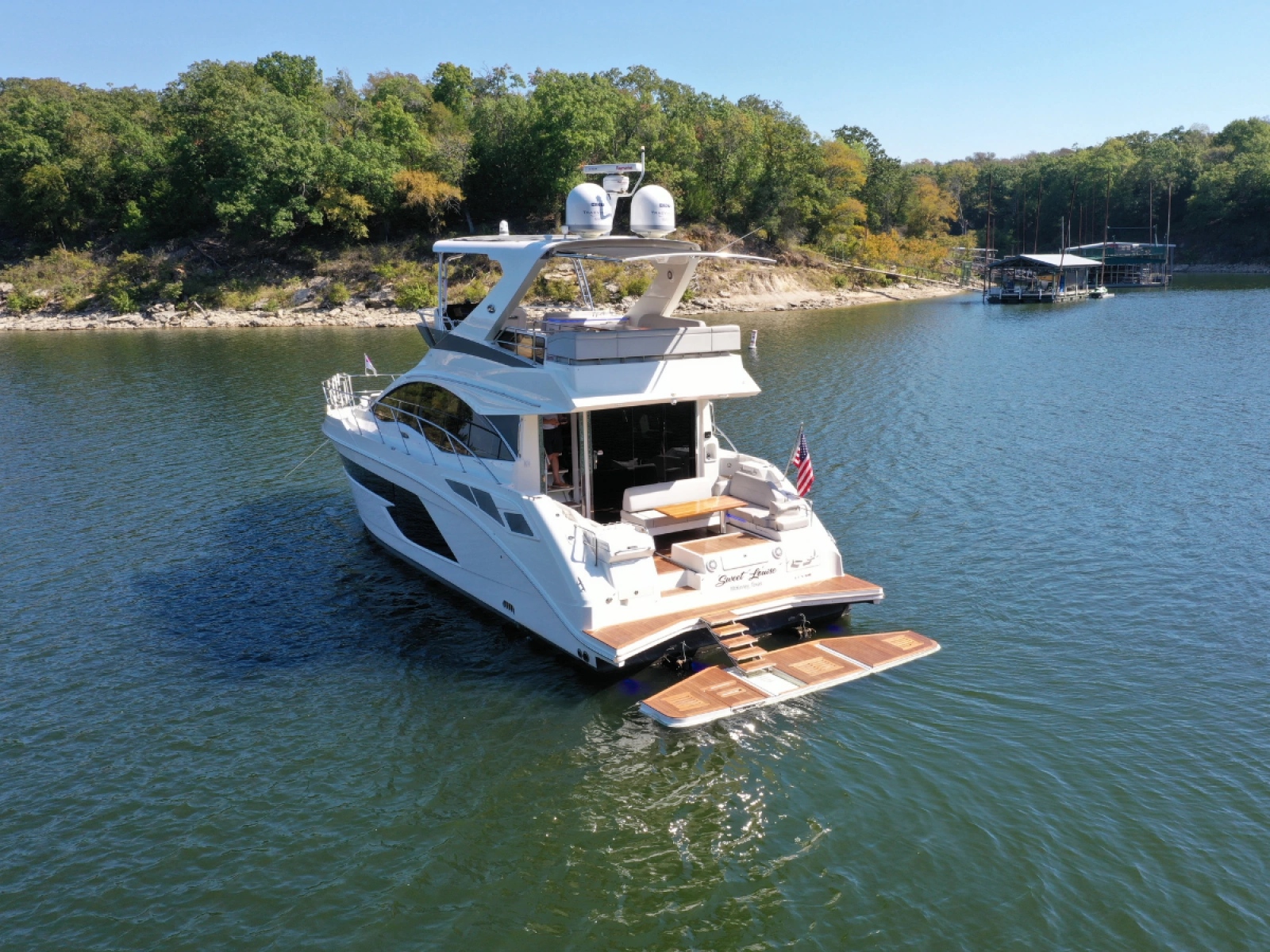 2018 Sea Ray FLY 520