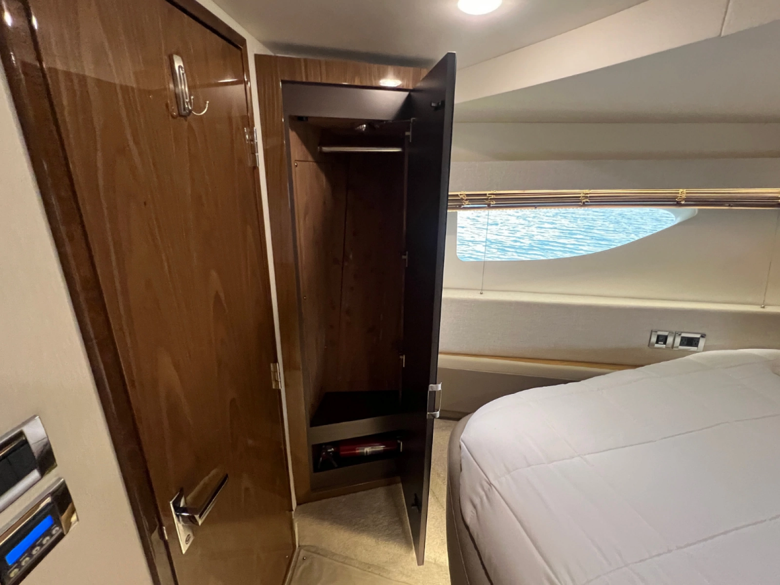 2018 Sea Ray FLY 520