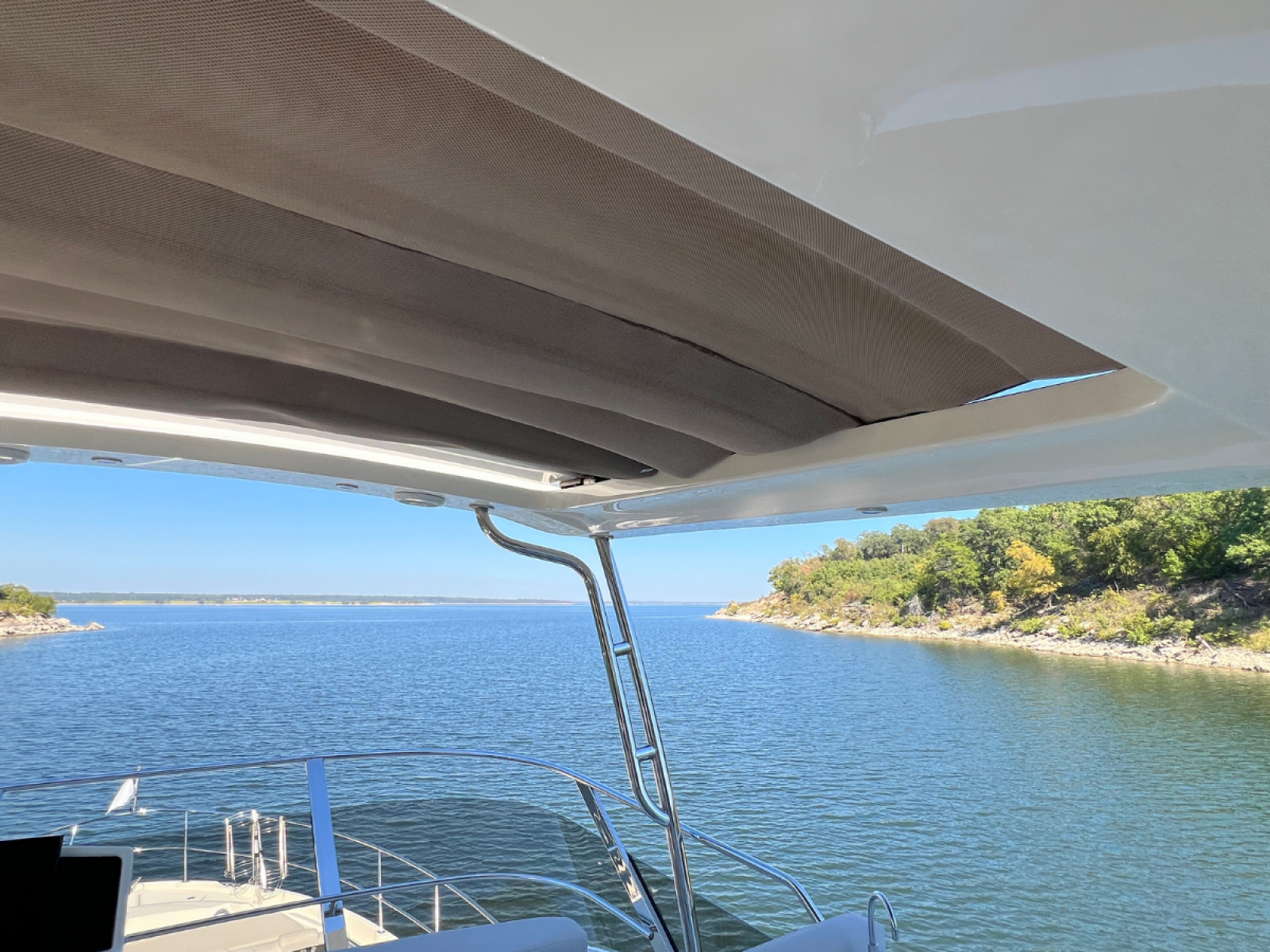 2018 Sea Ray FLY 520