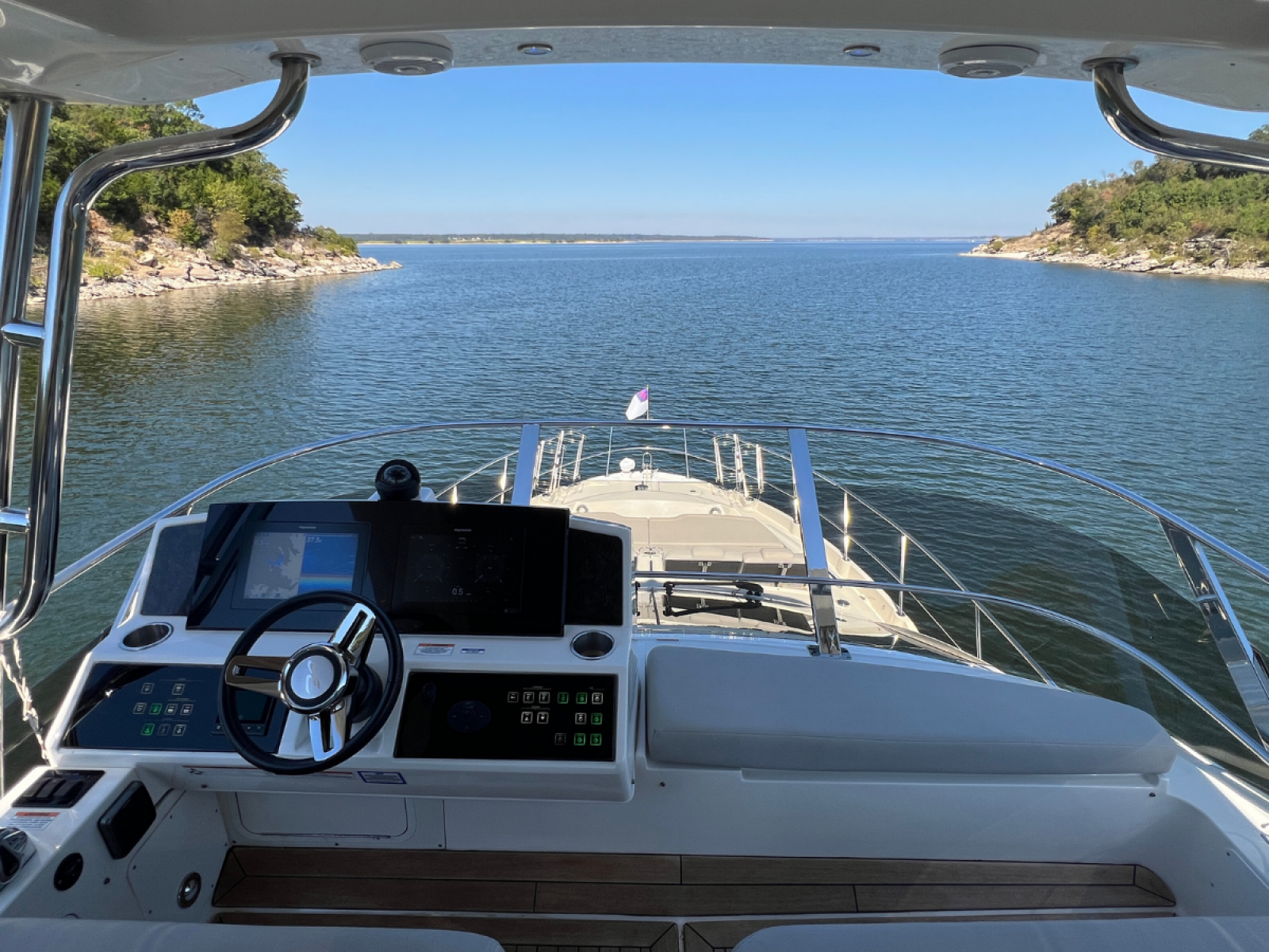 2018 Sea Ray FLY 520