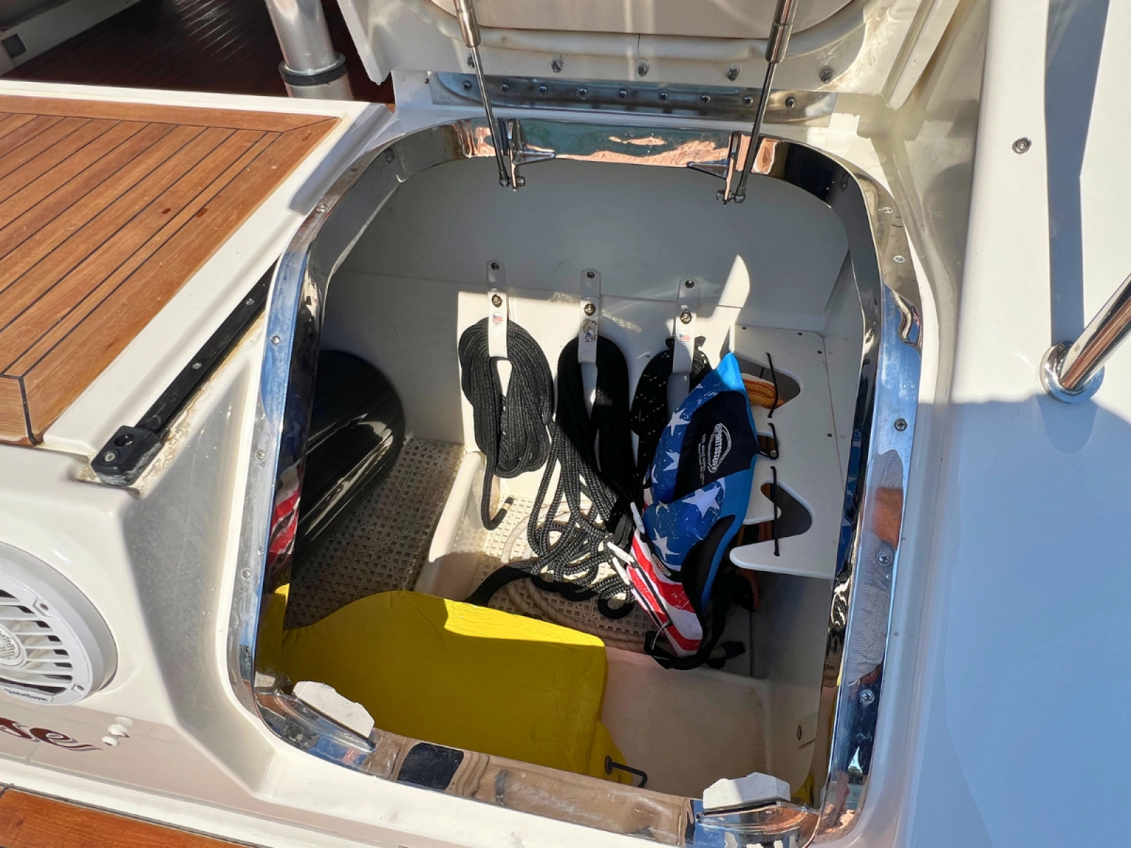 2018 Sea Ray FLY 520