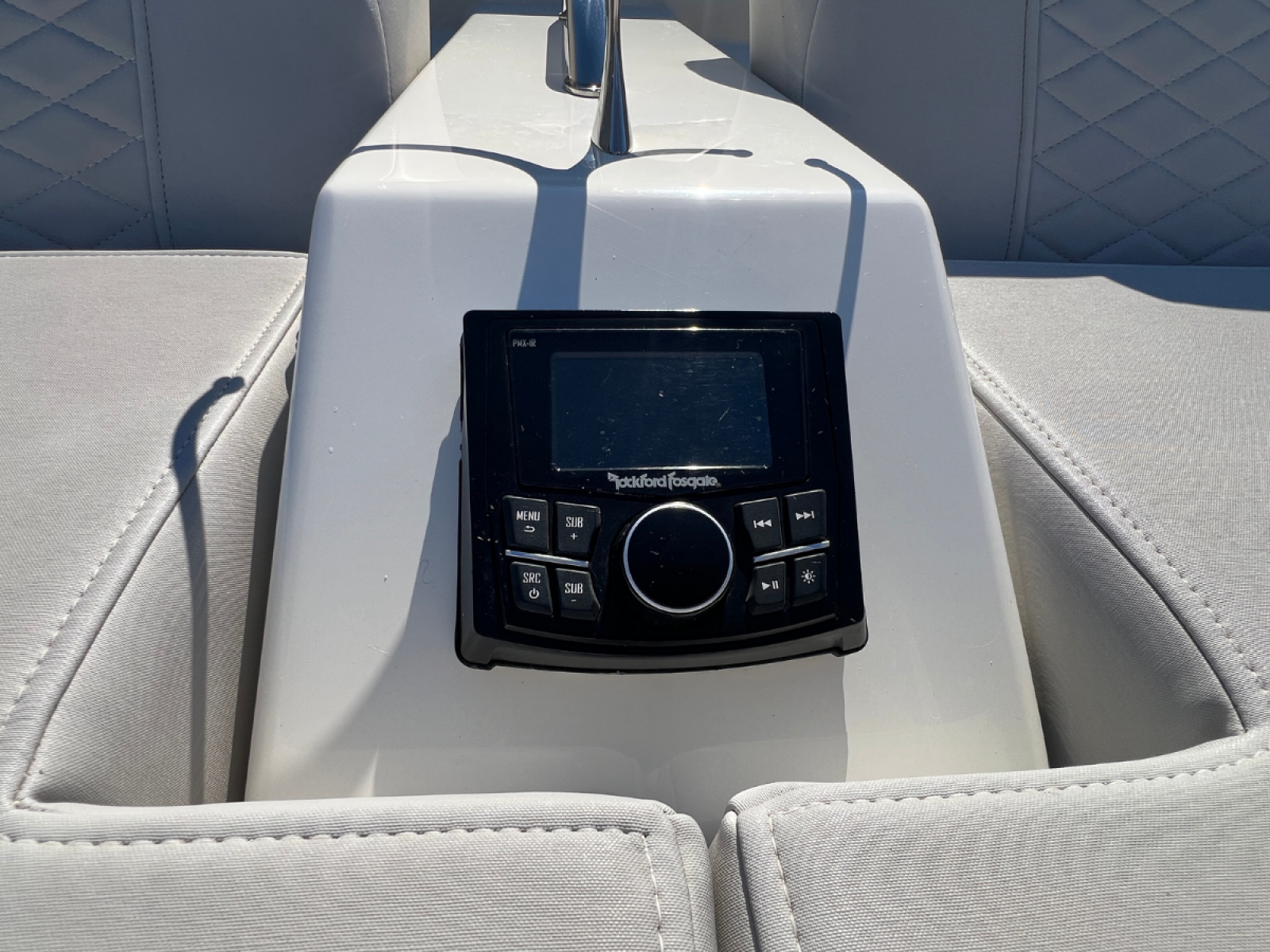 2018 Sea Ray FLY 520