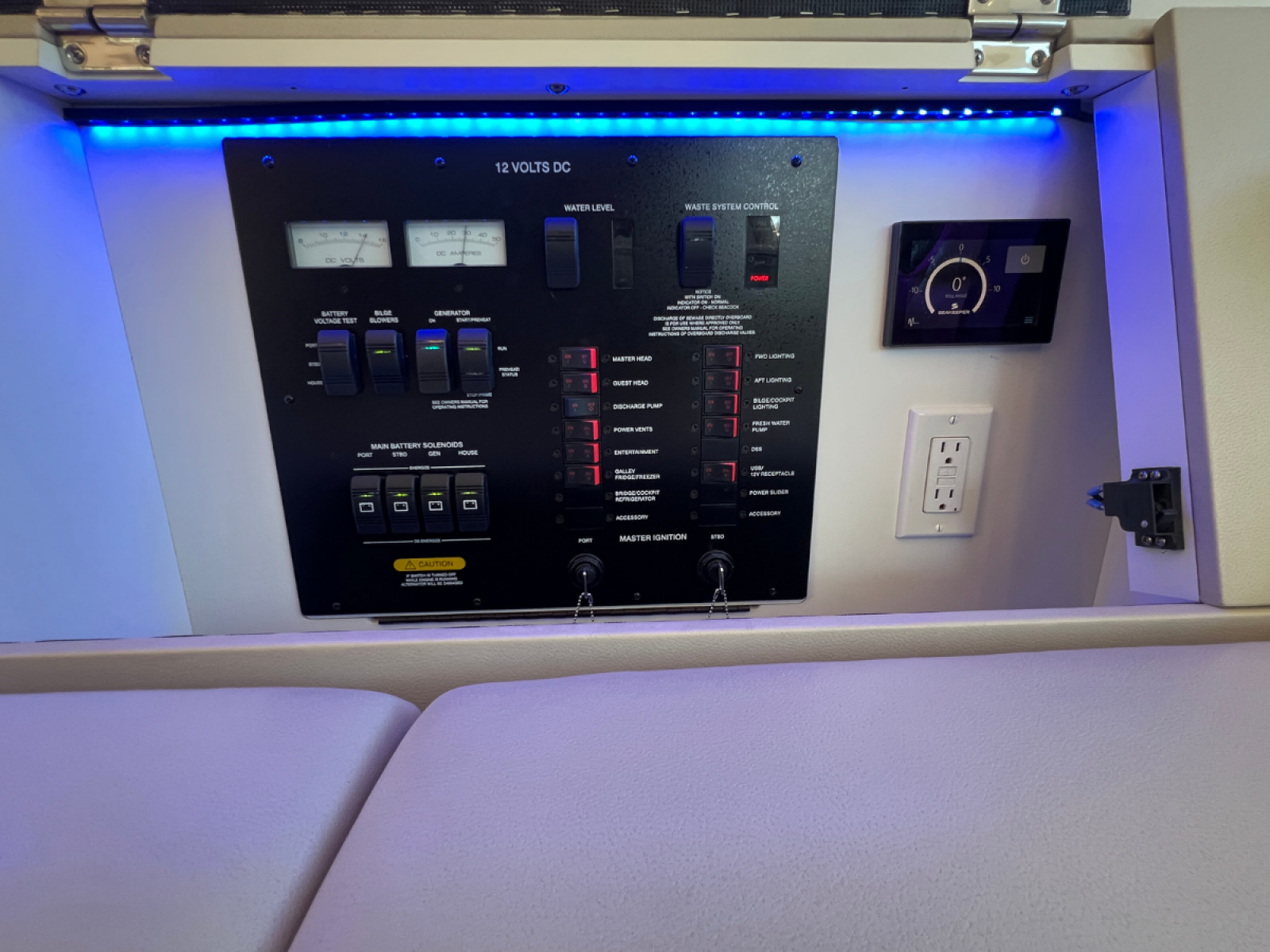 2018 Sea Ray FLY 520