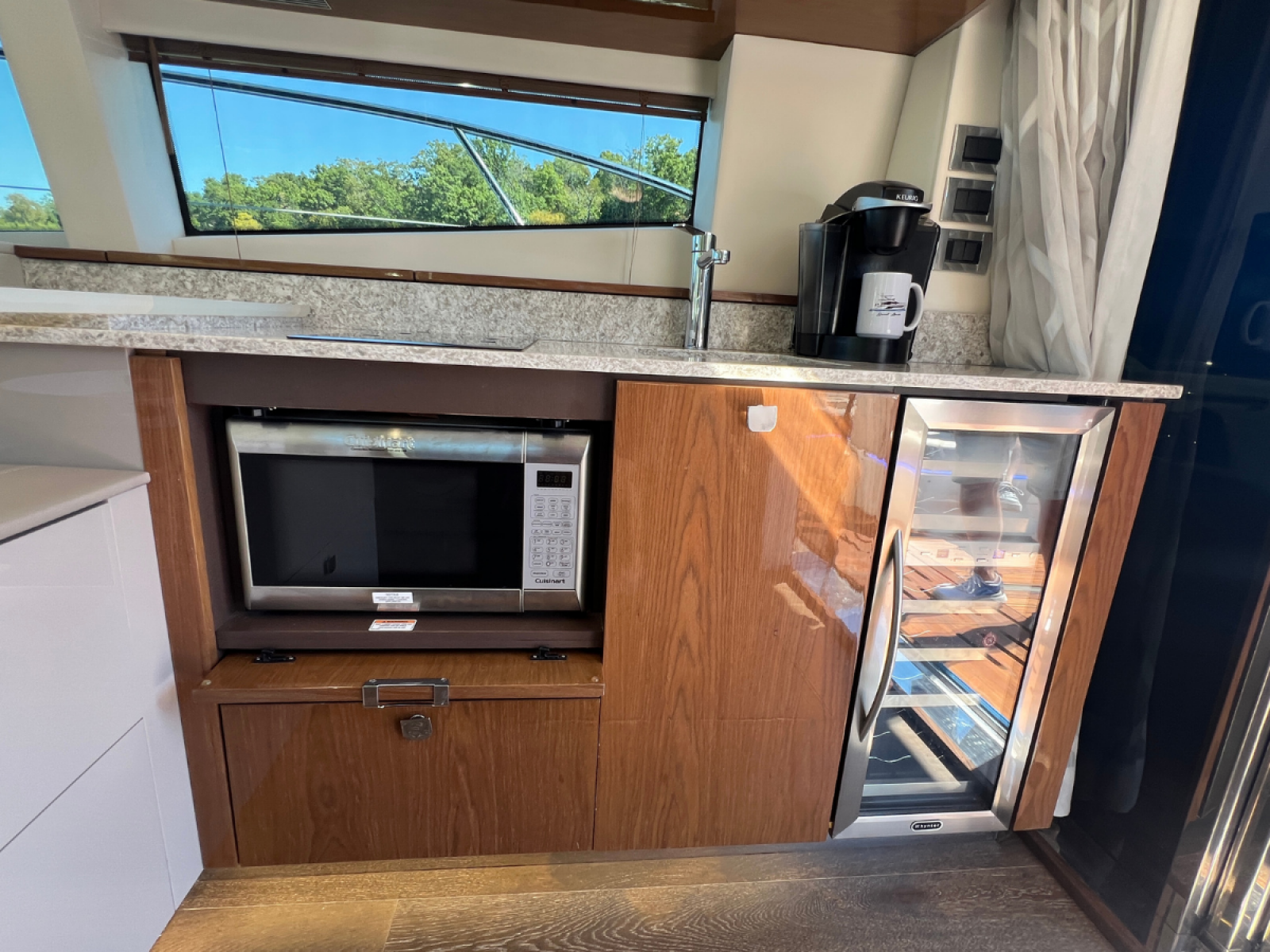 2018 Sea Ray FLY 520