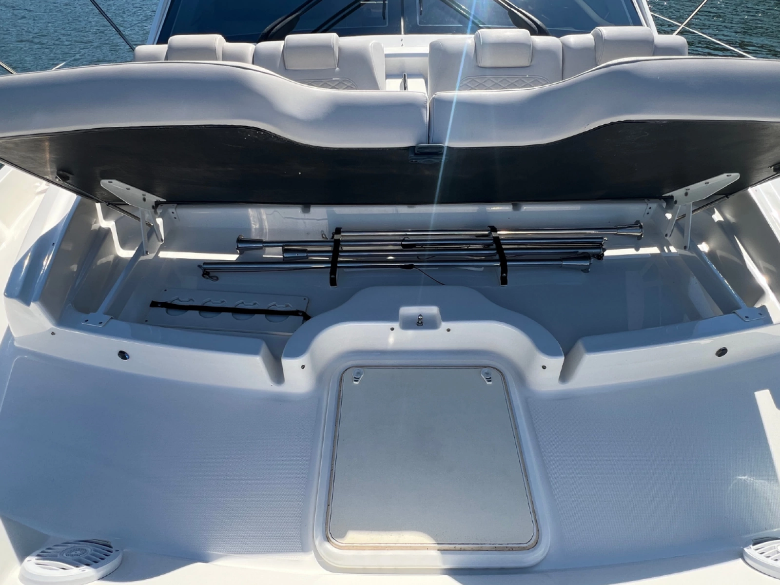 2018 Sea Ray FLY 520