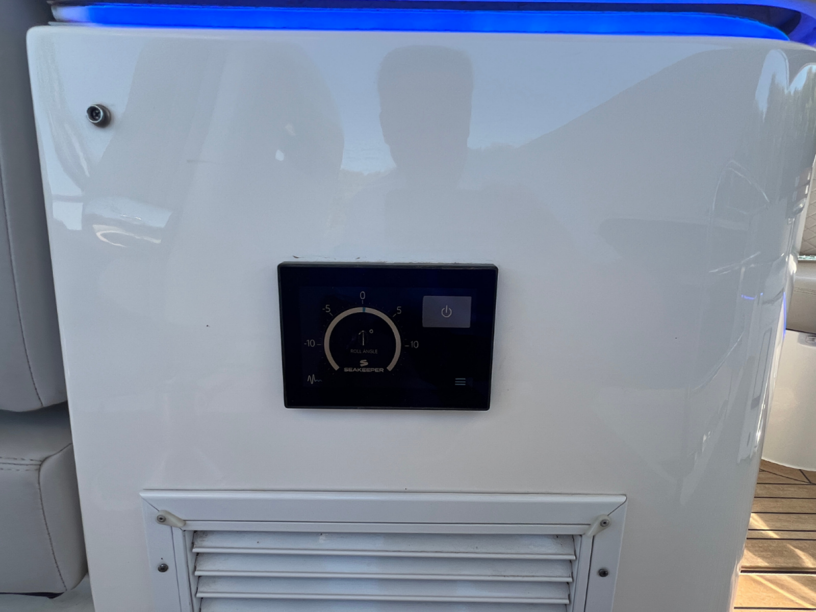 2018 Sea Ray FLY 520