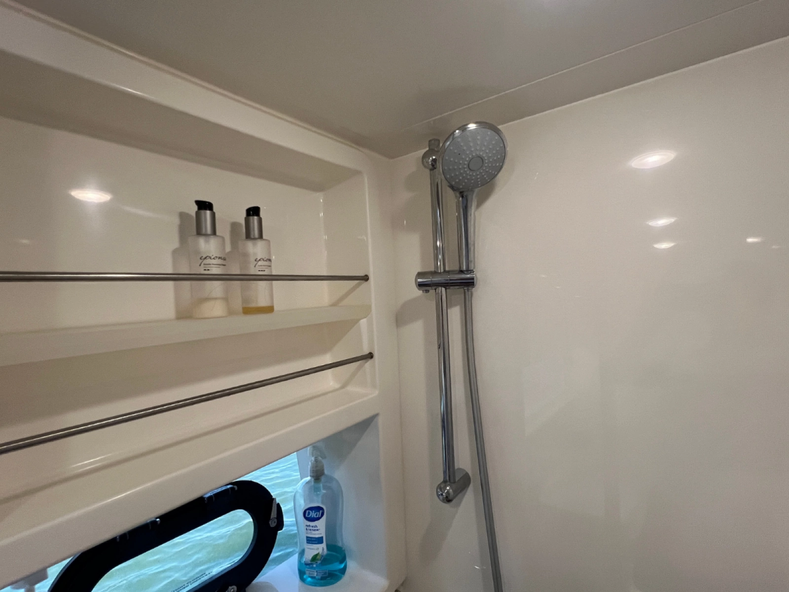 2018 Sea Ray FLY 520